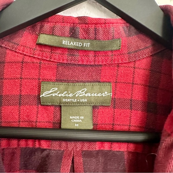 Eddie Bauer Red Plaid Flannel Shirt Relaxed Fit Size Medium - Picture 6 of 7